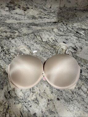 Victoria Secret Pink, Smooth White T-Shirt Bra with Contour Cups